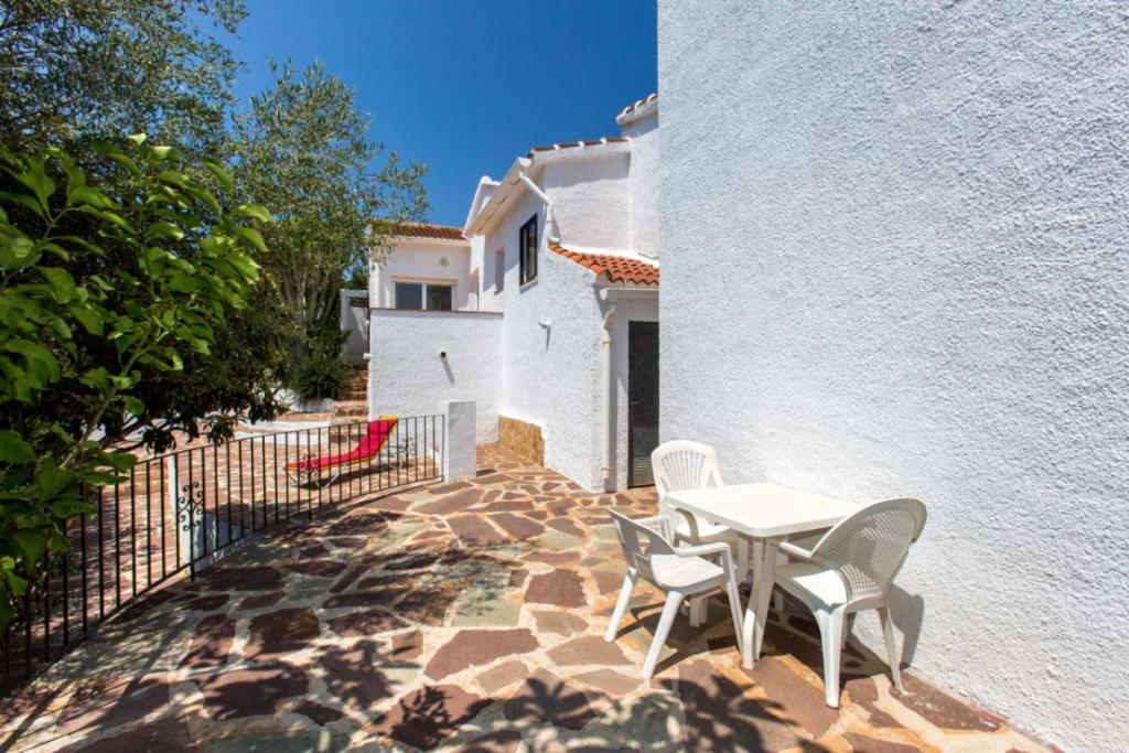 5 bed villa in Pedreguer