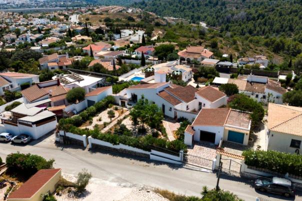 5 bed villa in Pedreguer