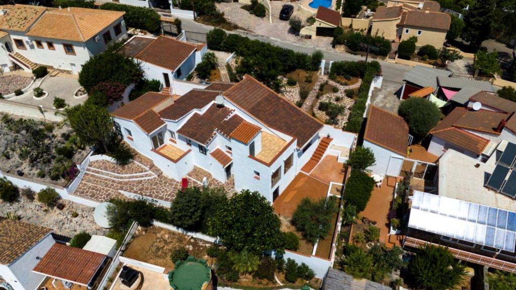 5 bed villa in Pedreguer