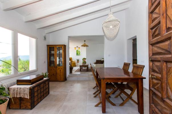 5 bed villa in Pedreguer