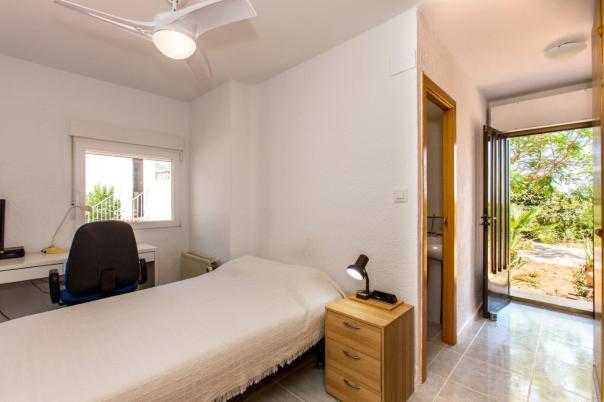 5 bed villa in Pedreguer