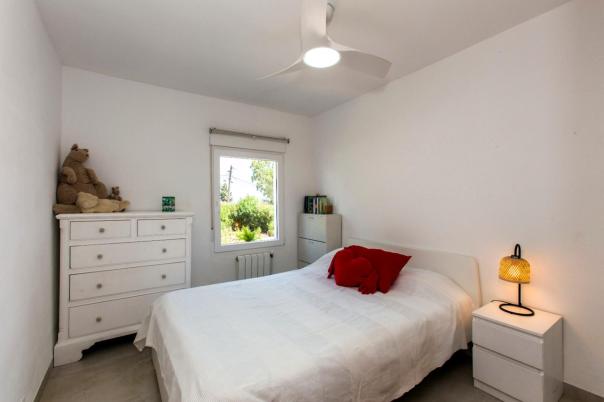 5 bed villa in Pedreguer