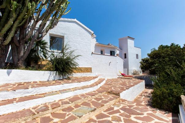 5 bed villa in Pedreguer