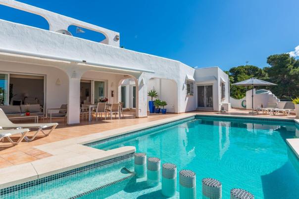 5 bed villa in Moraira