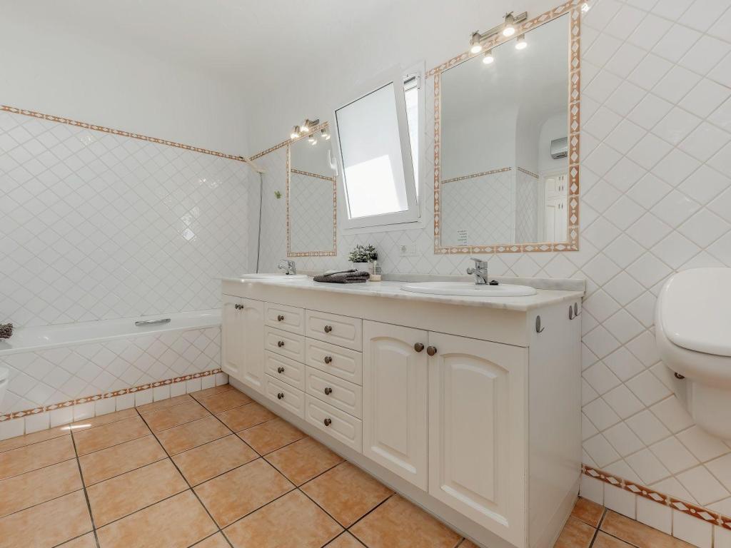 5 bed villa in Moraira
