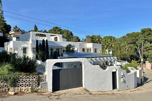 5 bed villa in Moraira