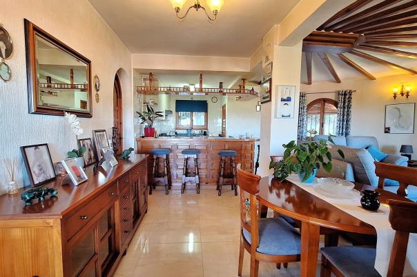 4 bed villa in Orba