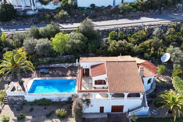 4 bed villa in Orba