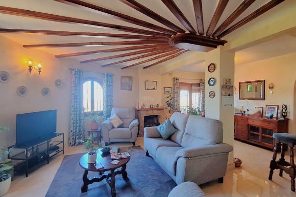 4 bed villa in Orba