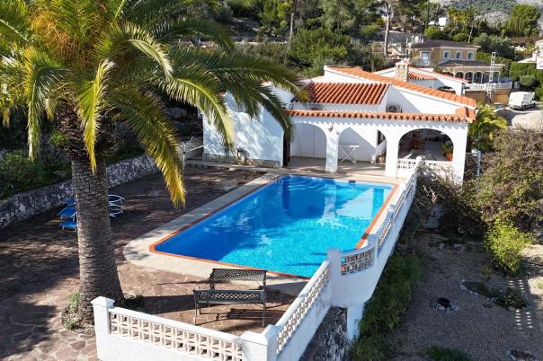 4 bed villa in Orba
