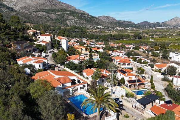 4 bed villa in Orba