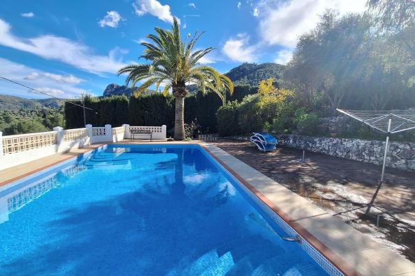 4 bed villa in Orba