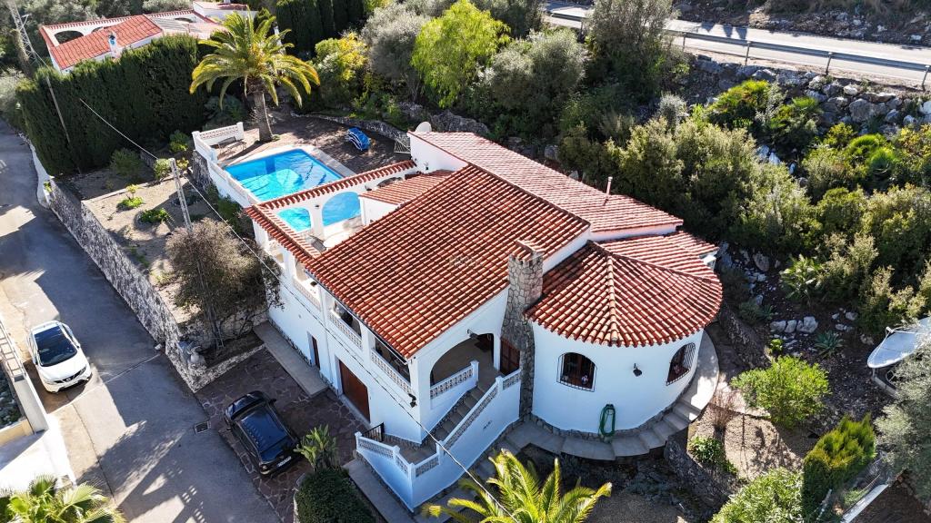 4 bed villa in Orba