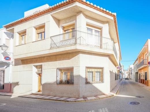 4 bed apartment in Gata de Gorgos