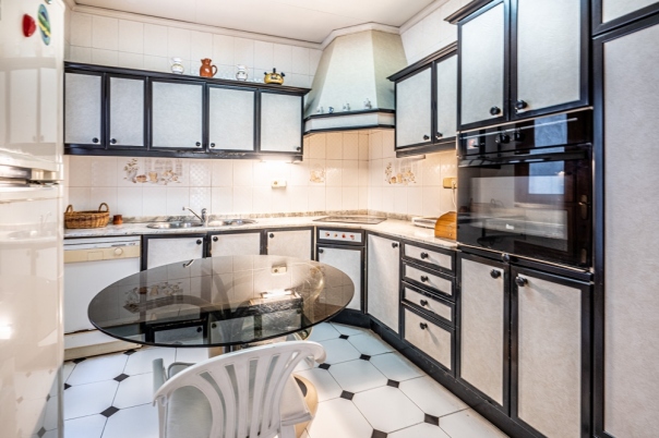 4 bed apartment in Gata de Gorgos