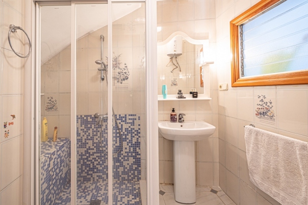 4 bed apartment in Gata de Gorgos