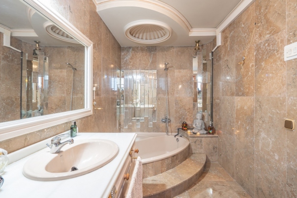 4 bed apartment in Gata de Gorgos