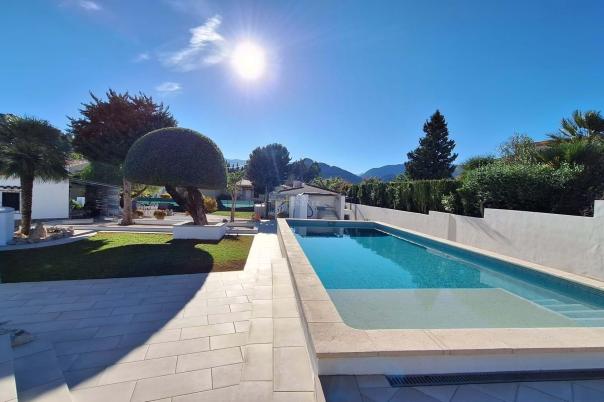 4 bed villa in Orba