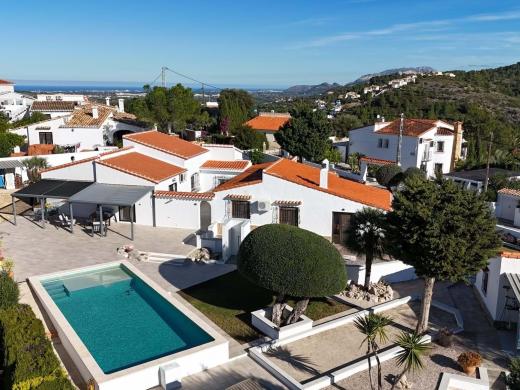 4 bed villa in Orba