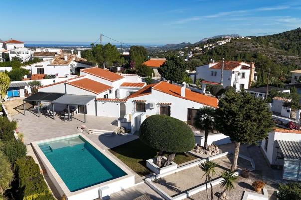 4 bed villa in Orba