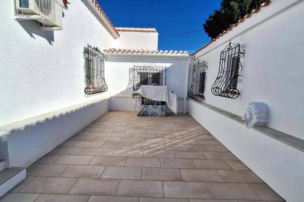 4 bed villa in Orba