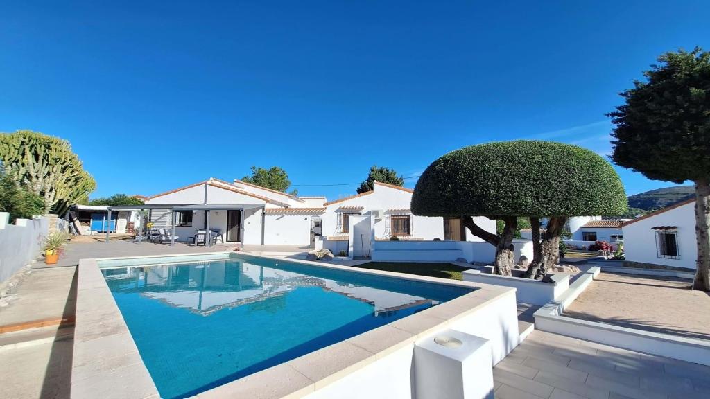 4 bed villa in Orba