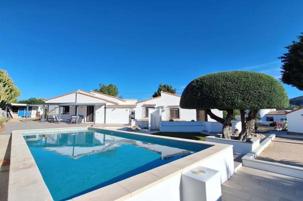 4 bed villa in Orba