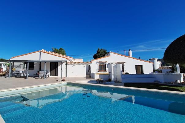 4 bed villa in Orba