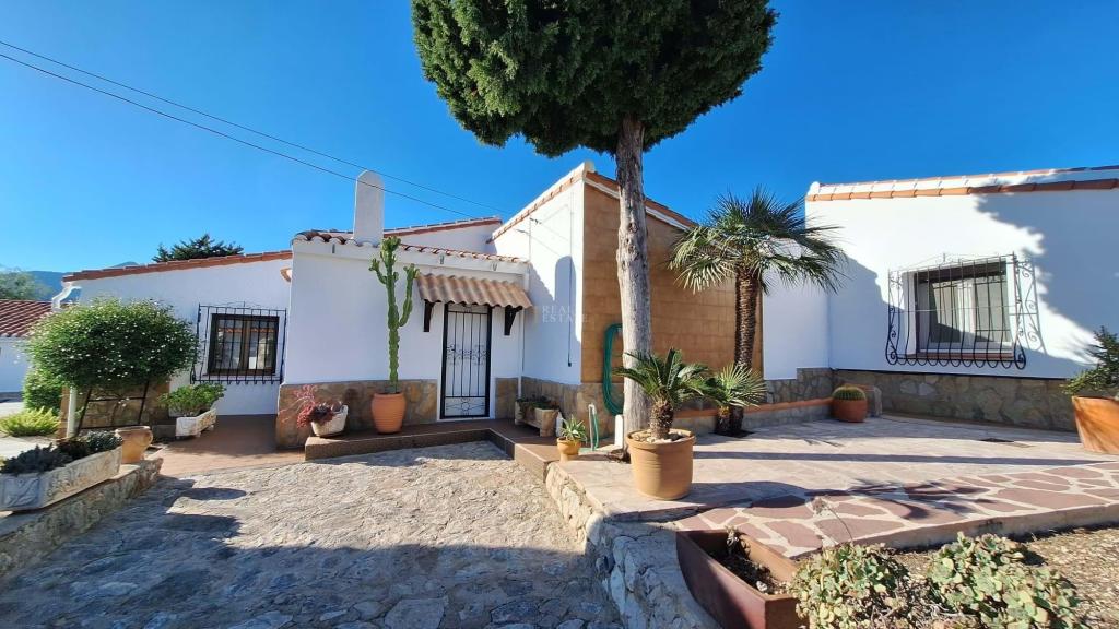 4 bed villa in Orba