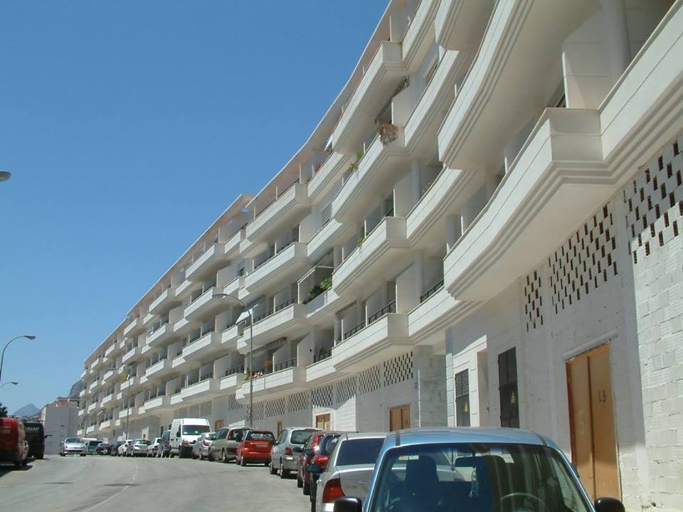 Hola Properties