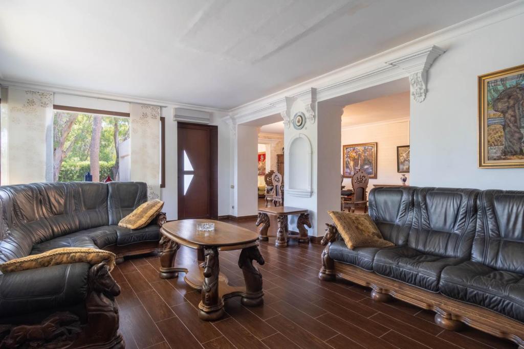 6 bed villa in Denia