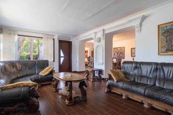 6 bed villa in Denia