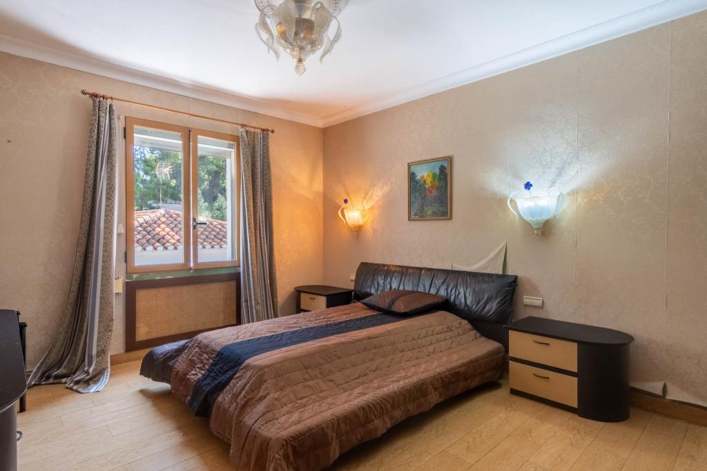 6 bed villa in Denia