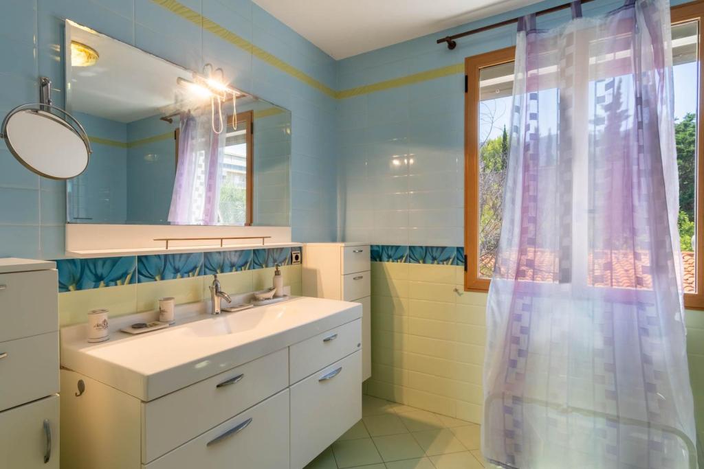 6 bed villa in Denia