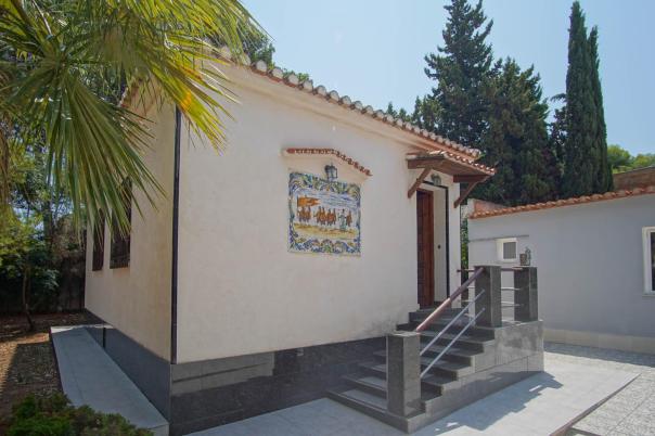 6 bed villa in Denia