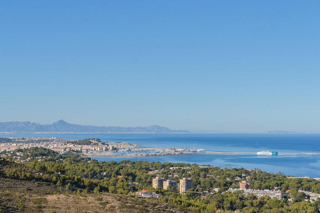 6 bed villa in Denia