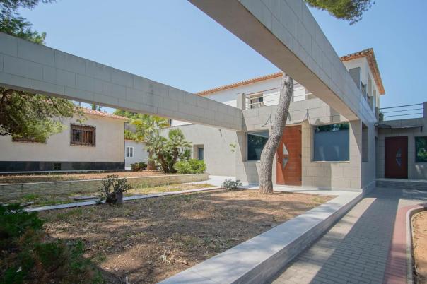 6 bed villa in Denia