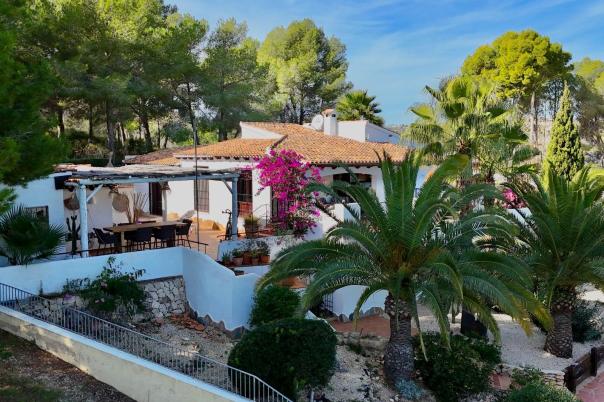 3 bed villas in Moraira