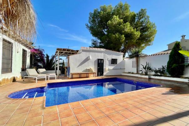 3 bed villas in Moraira