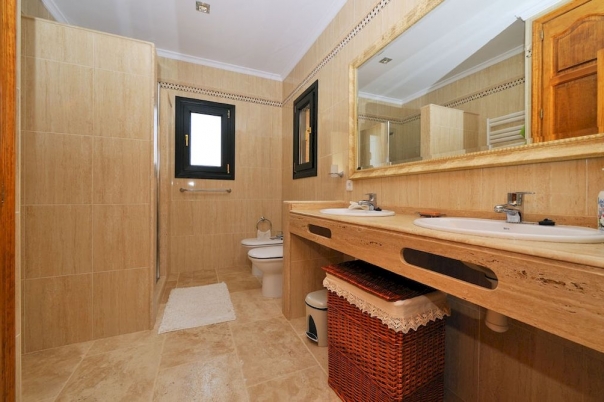 5 bed villa in Benissa