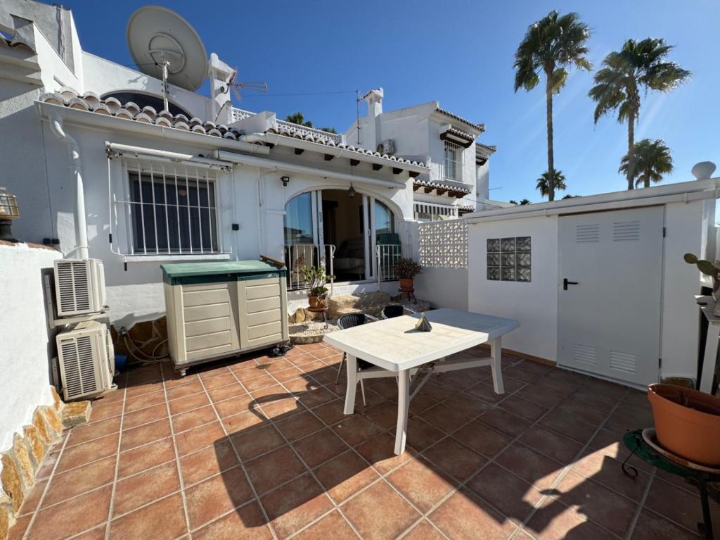 2 bed bungalow in Moraira