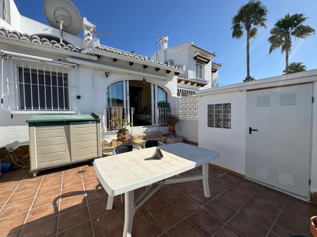 2 bed bungalow in Moraira