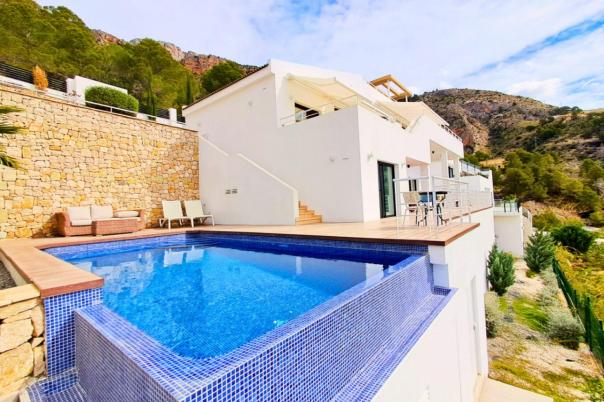 3 bed villa in Altea