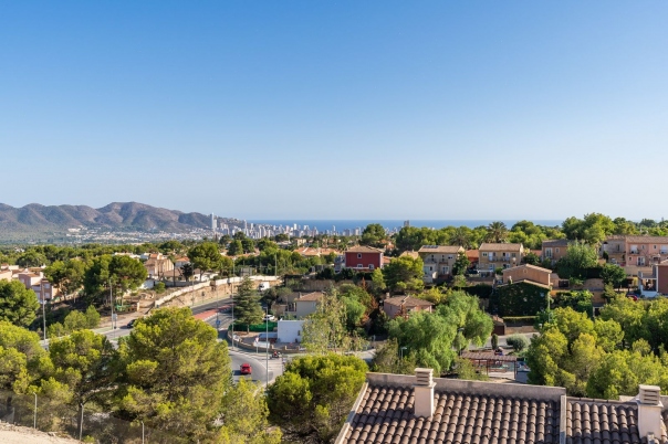 4 bed town_house in La Nucía