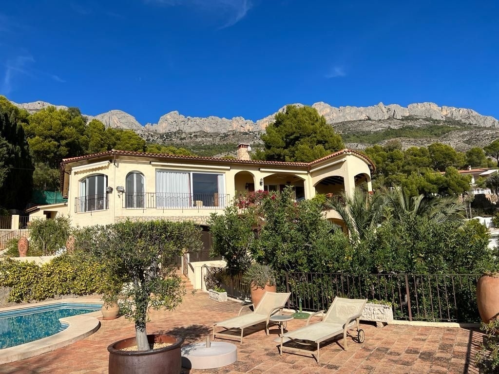 5 bed casa / chalet in Altea