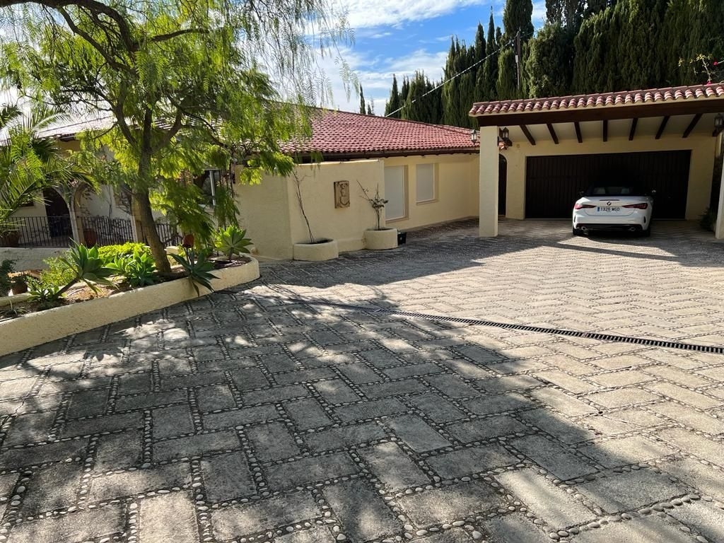 5 bed casa / chalet in Altea