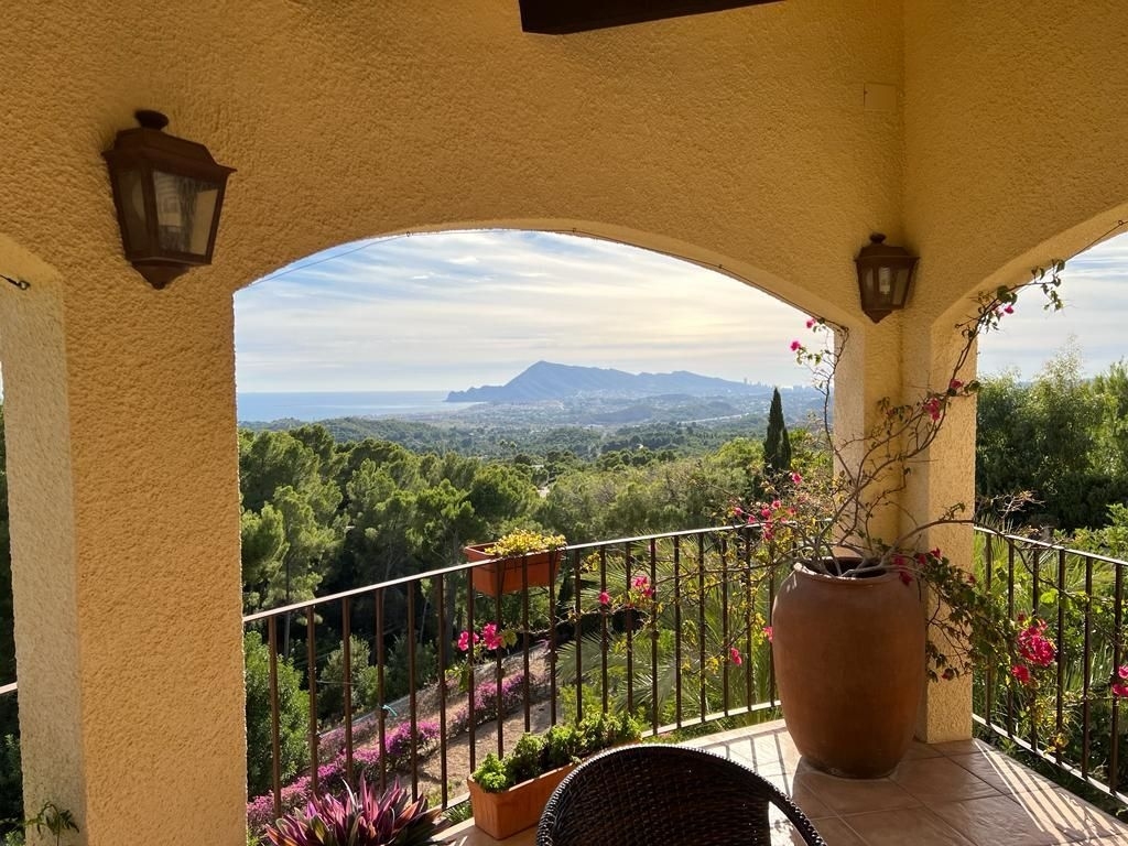 5 bed casa / chalet in Altea