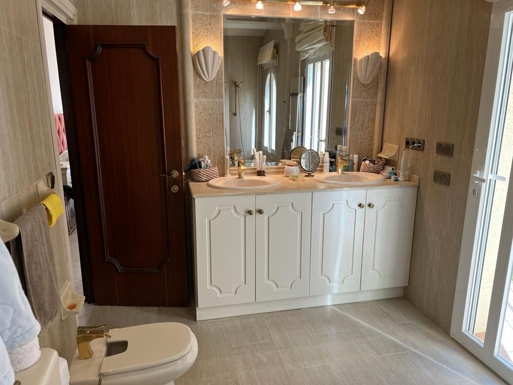 5 bed casa / chalet in Altea