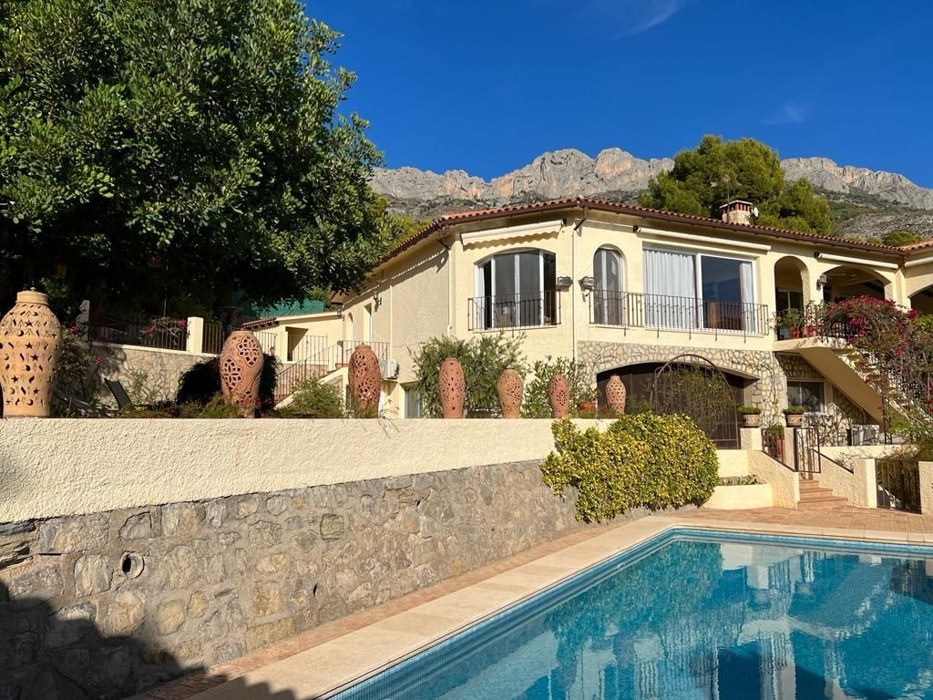 5 bed casa / chalet in Altea