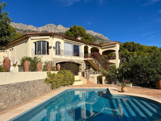 5 bed casa / chalet in Altea